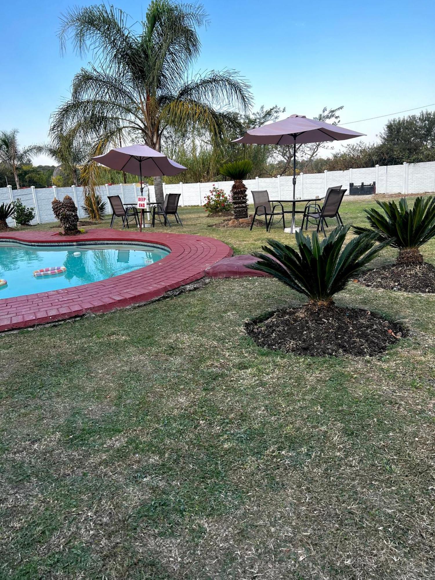 Nkguesthouse Ladysmith Esterno foto