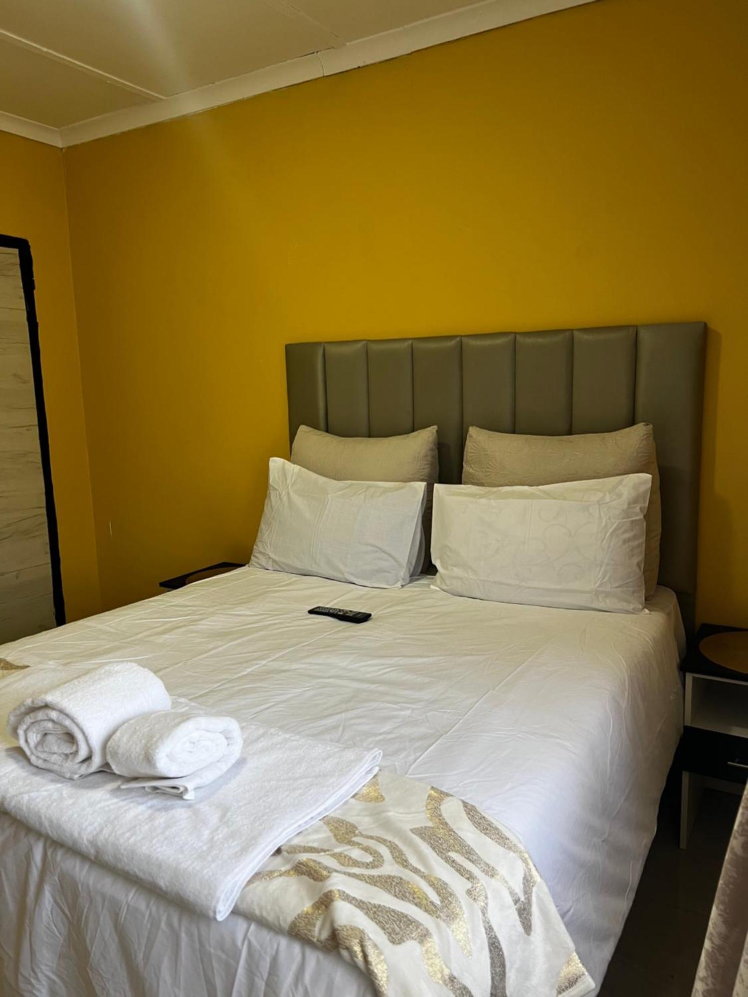 Nkguesthouse Ladysmith Esterno foto