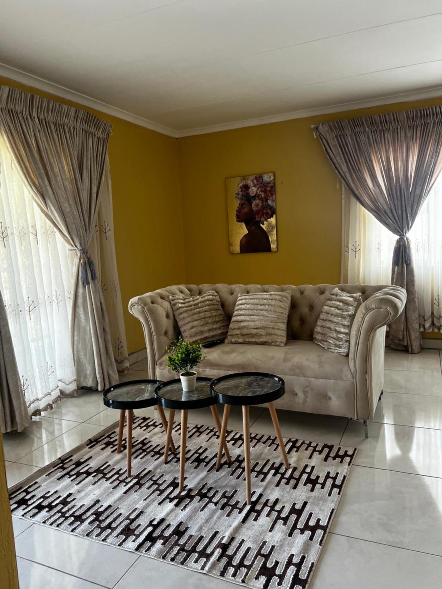 Nkguesthouse Ladysmith Esterno foto