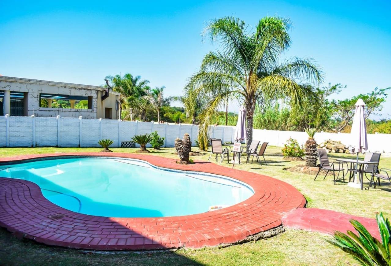 Nkguesthouse Ladysmith Esterno foto